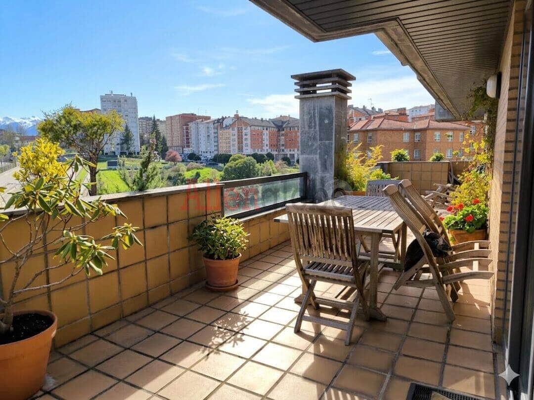 2 slaapkamer Flat te koop in Oviedo - € 365.000 (Ref: 9703278)