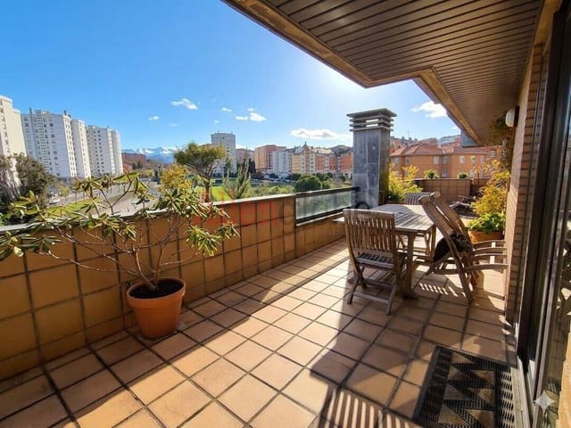 2 bedroom Flat for sale in Centro Urbano, Oviedo - € 365,000 (Ref: 9703278)