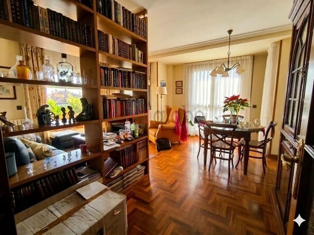 2 bedroom Flat for sale in Centro Urbano, Oviedo - € 365,000 (Ref: 9703278)