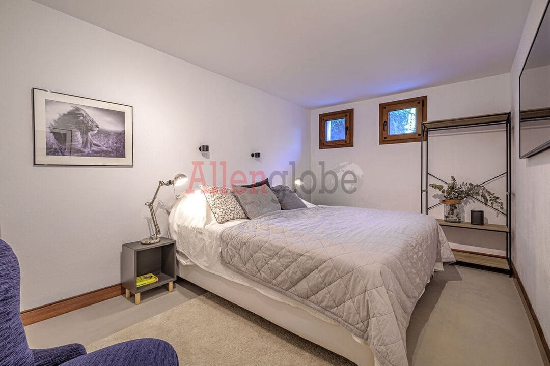 4 quarto Moradia para venda em Estepona com piscina - 1 690 000 € (Ref: 9800966)