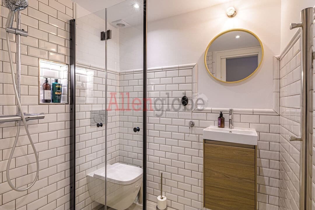 4 quarto Moradia para venda em Estepona com piscina - 1 690 000 € (Ref: 9800966)