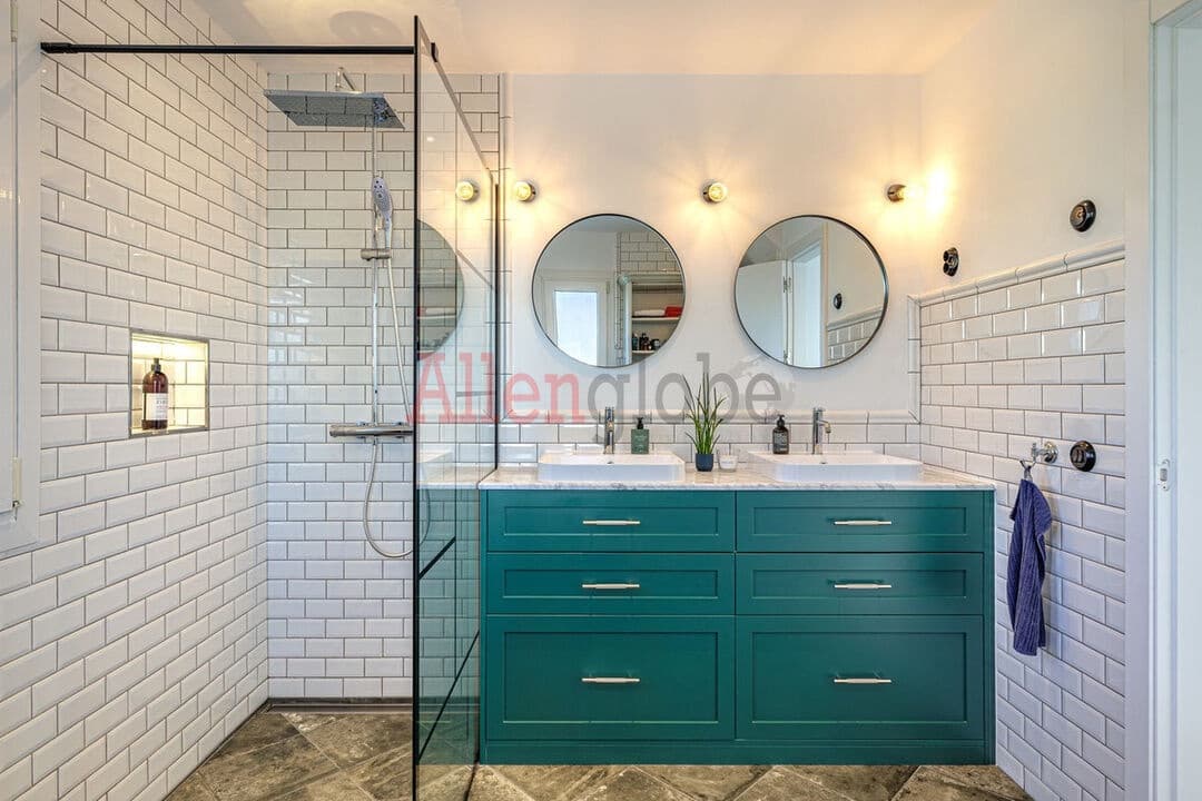 4 quarto Moradia para venda em Estepona com piscina - 1 690 000 € (Ref: 9800966)