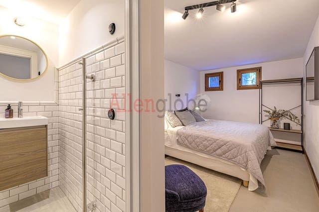 4 quarto Moradia para venda em El Velerín, Estepona com piscina - 1 690 000 € (Ref: 9800966)