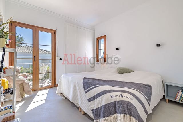 4 quarto Moradia para venda em El Velerín, Estepona com piscina - 1 690 000 € (Ref: 9800966)