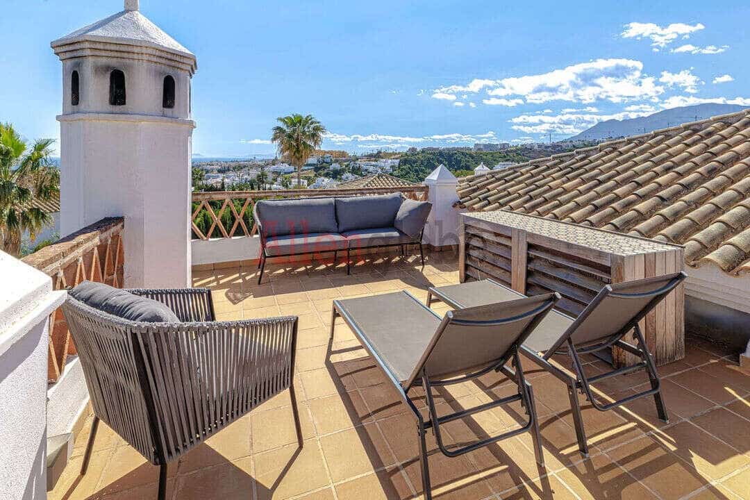 4 quarto Moradia para venda em Estepona com piscina - 1 690 000 € (Ref: 9800966)