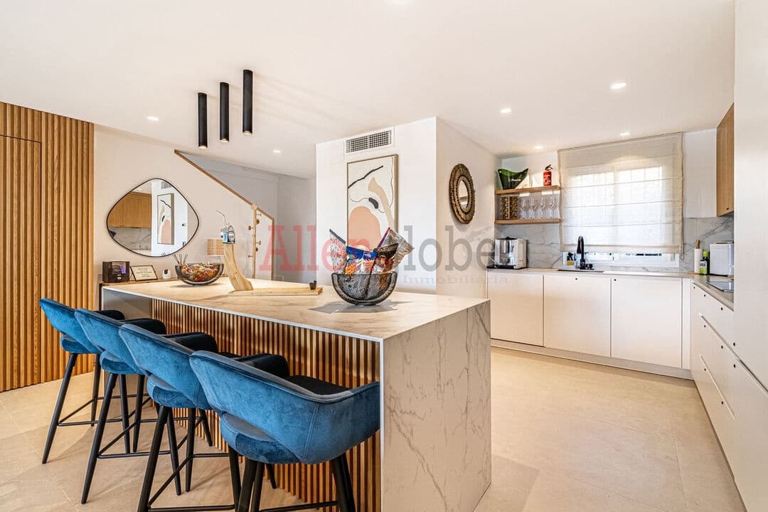 3 quarto Moradia Geminada para venda em Buenas Noches com piscina - 599 000 € (Ref: 9800967)