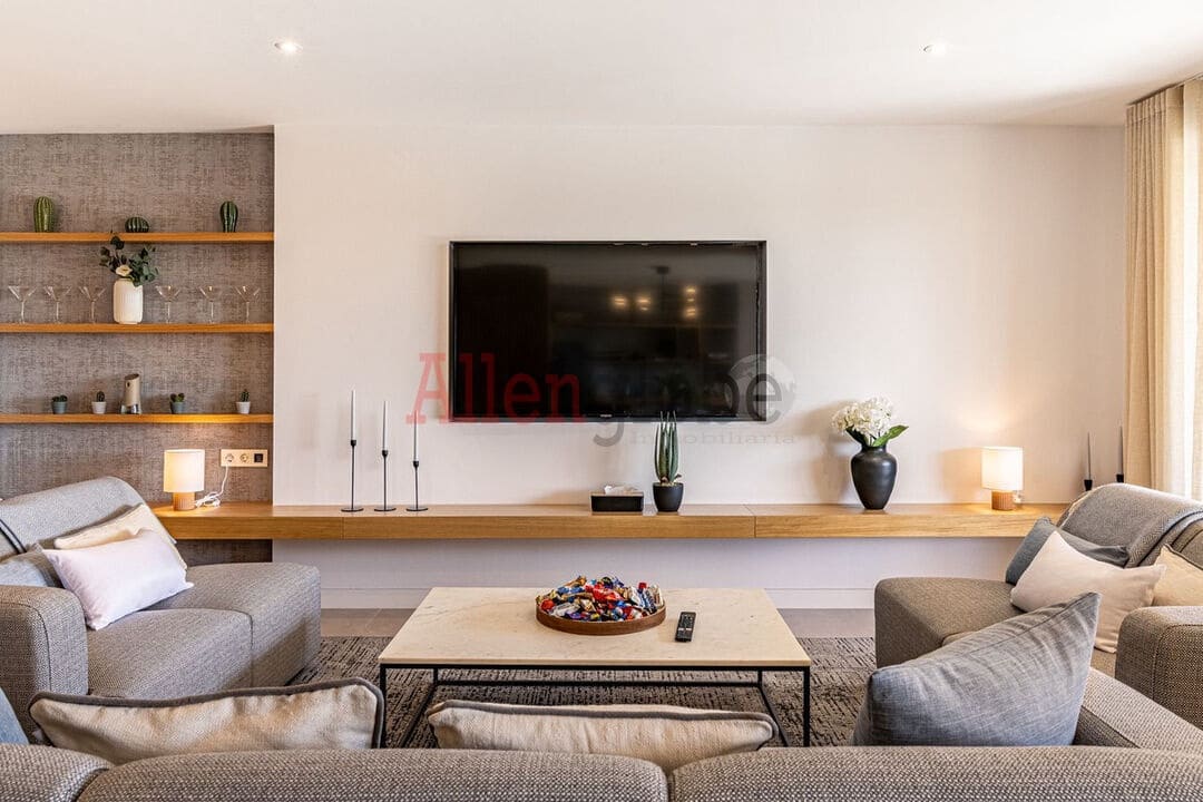 3 quarto Moradia Geminada para venda em Buenas Noches com piscina - 599 000 € (Ref: 9800967)