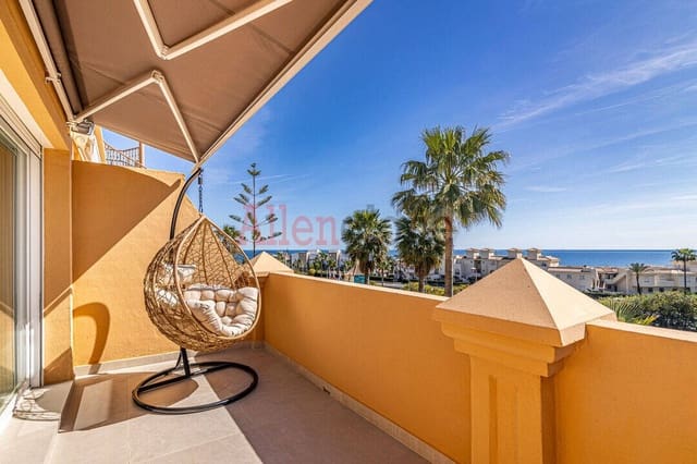 3 quarto Moradia Geminada para venda em Buenas Noches, Estepona com piscina - 599 000 € (Ref: 9800967)
