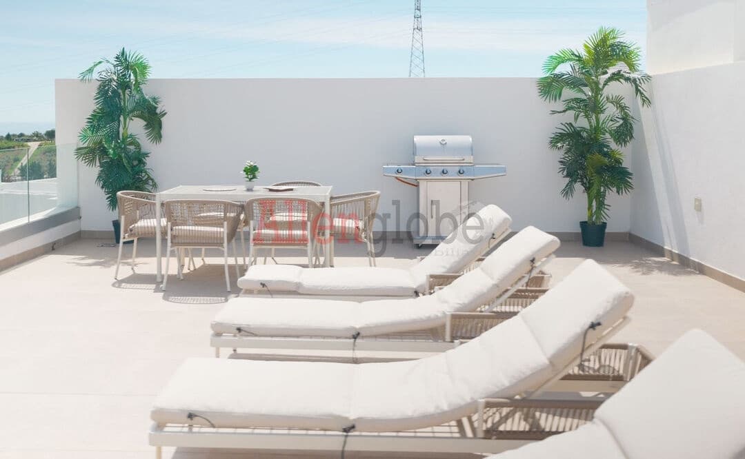 2 makuuhuone Kattohuoneisto myytävänä paikassa Estepona mukana uima-altaan - 620 000 € (Ref: 9800968)