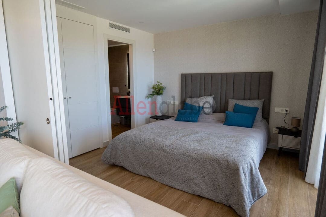 2 makuuhuone Kattohuoneisto myytävänä paikassa Estepona mukana uima-altaan - 620 000 € (Ref: 9800968)