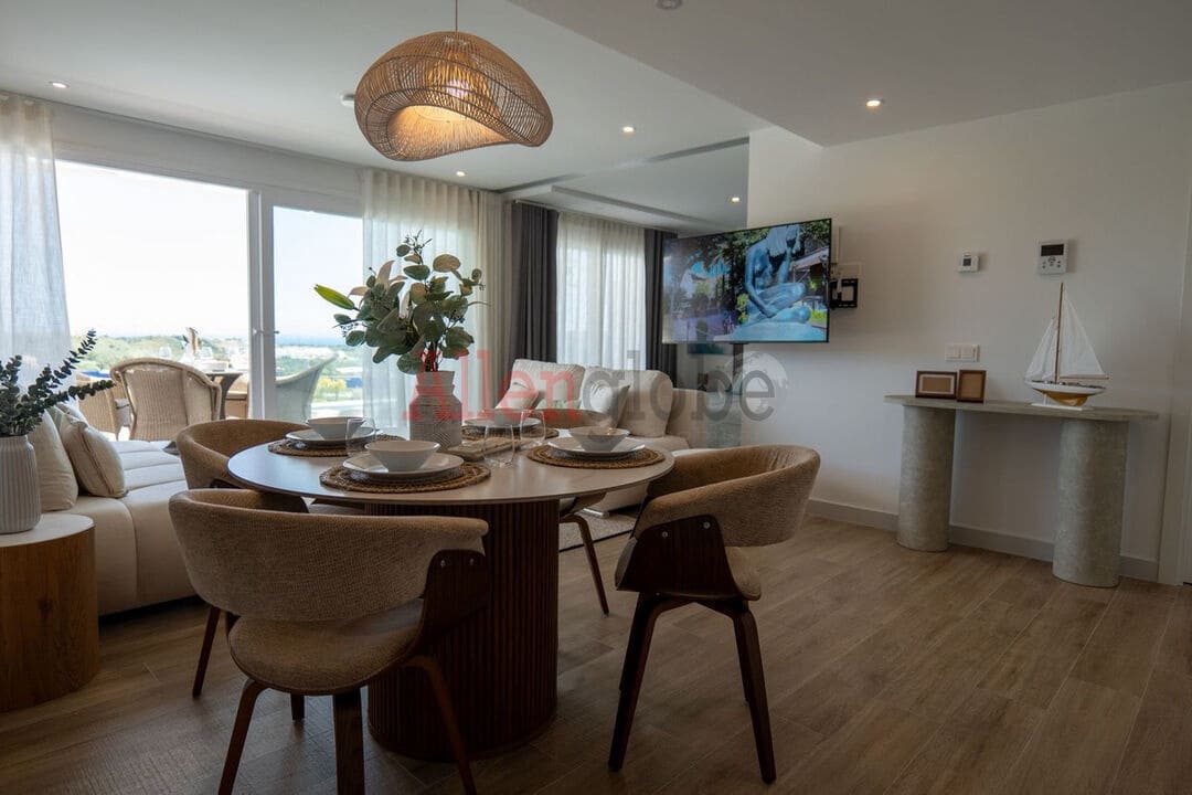 2 makuuhuone Kattohuoneisto myytävänä paikassa Estepona mukana uima-altaan - 620 000 € (Ref: 9800968)