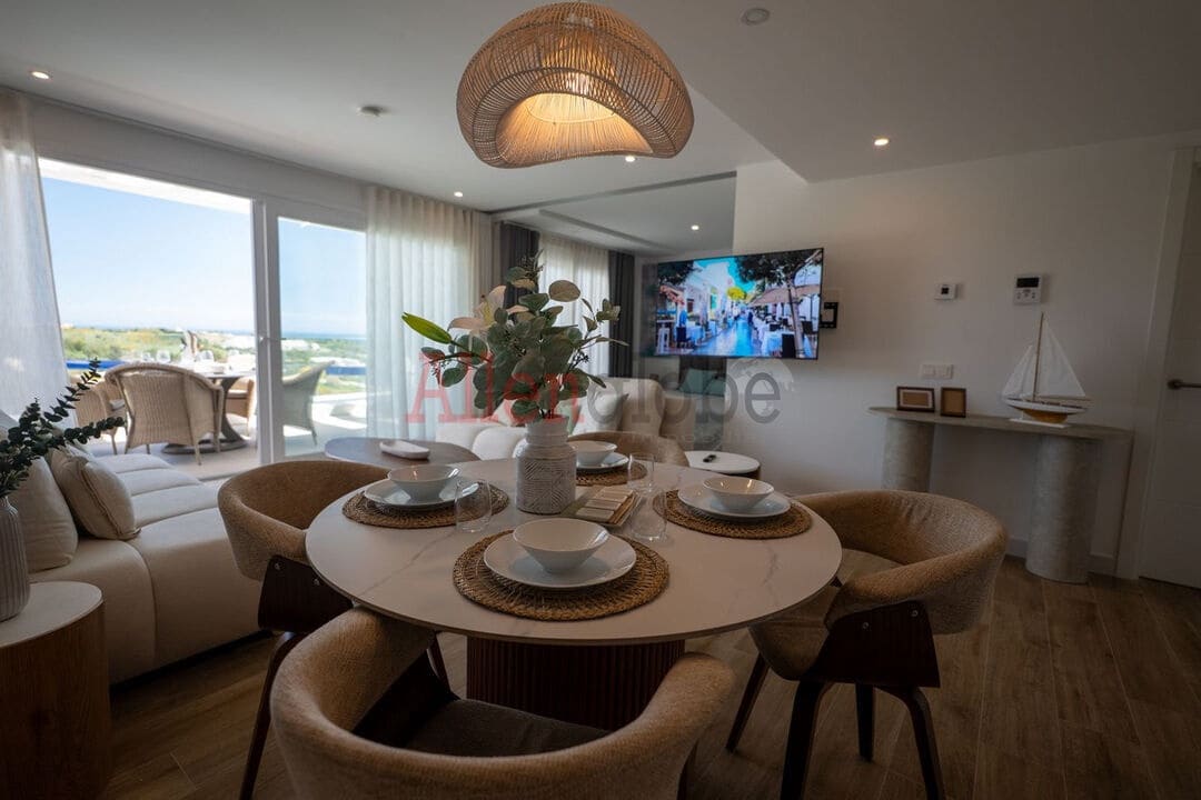 2 makuuhuone Kattohuoneisto myytävänä paikassa Estepona mukana uima-altaan - 620 000 € (Ref: 9800968)