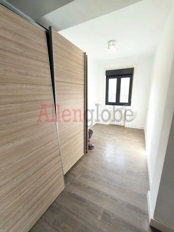 3 bedroom Flat for sale in Mieres - € 128,000 (Ref: 9802971)