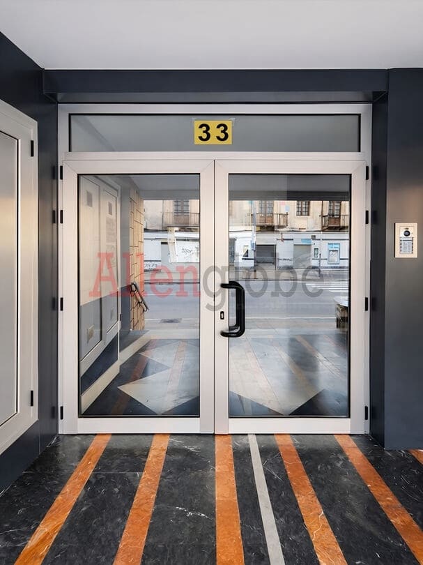 3 bedroom Flat for sale in Mieres - € 128,000 (Ref: 9802971)