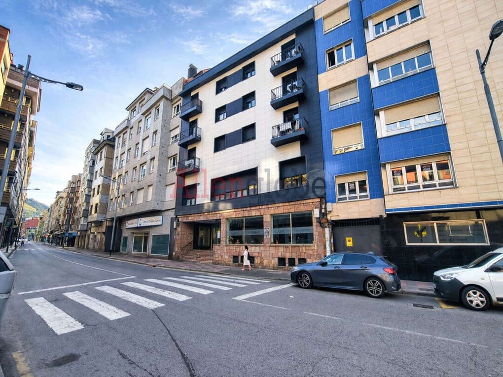 3 bedroom Flat for sale in Mieres - € 128,000 (Ref: 9802971)