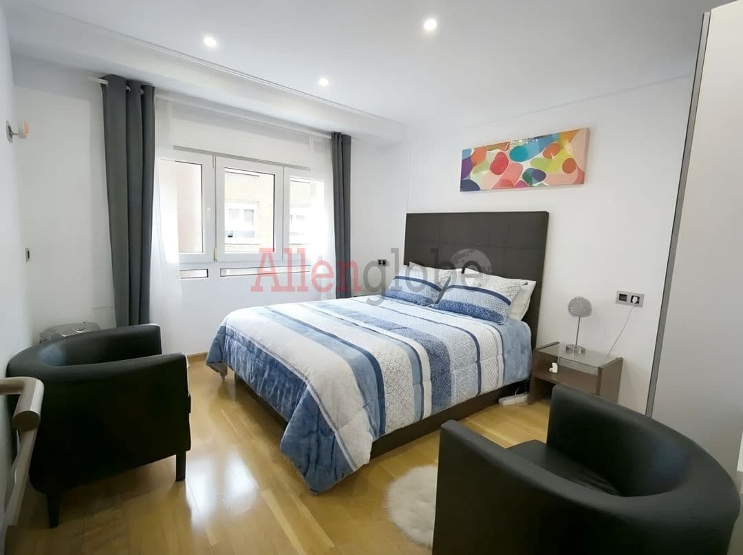 Piso de 2 habitaciones en Gijón en venta - 250.000 € (Ref: 9806723)