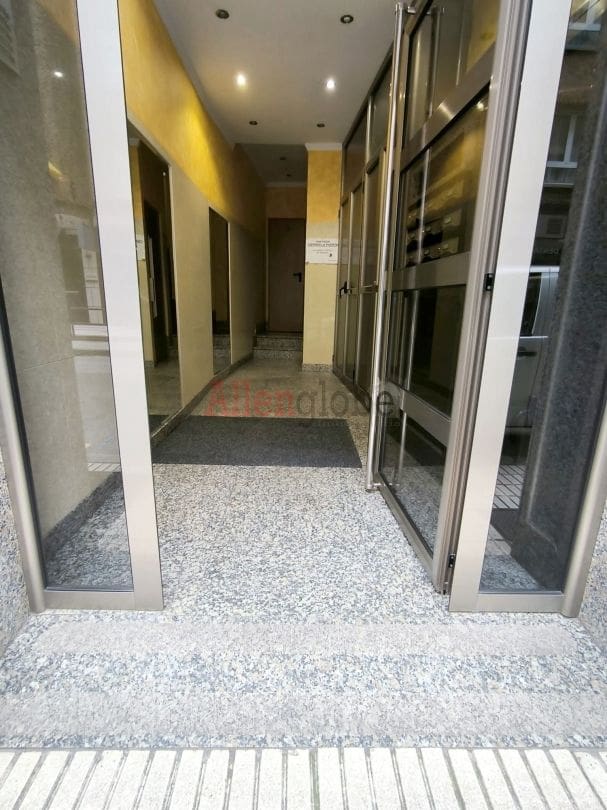 Piso de 2 habitaciones en Gijón en venta - 250.000 € (Ref: 9806723)