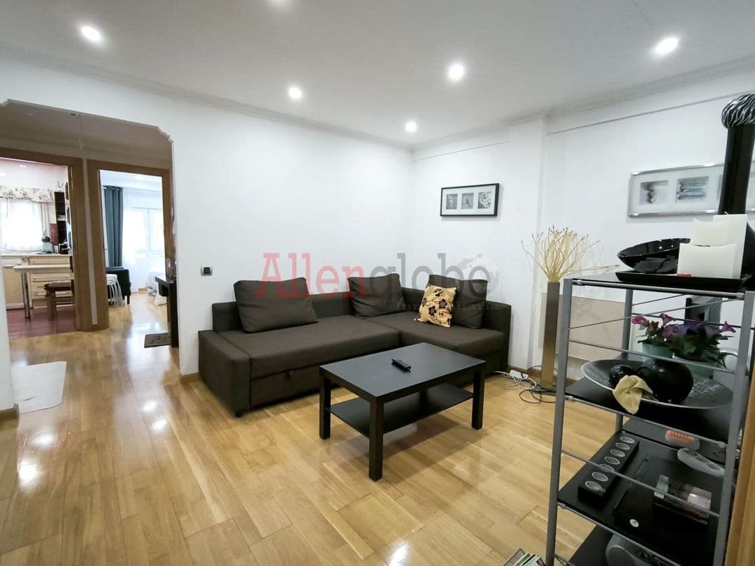 Piso de 2 habitaciones en Gijón en venta - 250.000 € (Ref: 9806723)