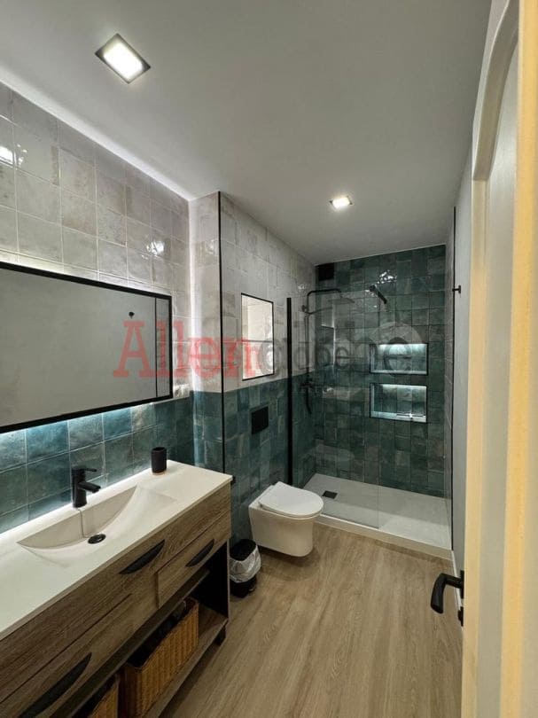 2 quarto Apartamento para arrendar em Oviedo - 740 € (Ref: 9807201)