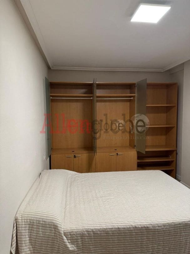 2 quarto Apartamento para arrendar em Oviedo - 740 € (Ref: 9807201)