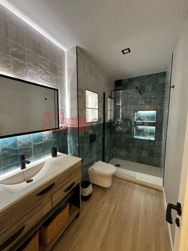 2 quarto Apartamento para arrendar em Oviedo - 740 € (Ref: 9807201)