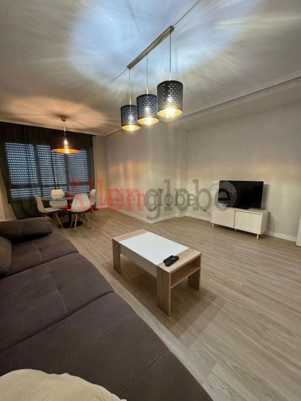 2 quarto Apartamento para arrendar em Oviedo - 740 € (Ref: 9807201)
