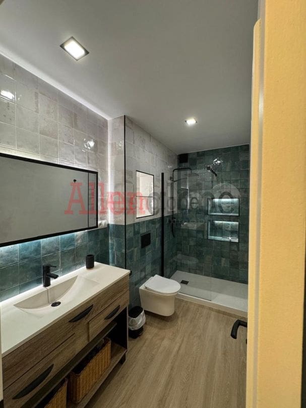 2 quarto Apartamento para arrendar em Oviedo - 740 € (Ref: 9807201)