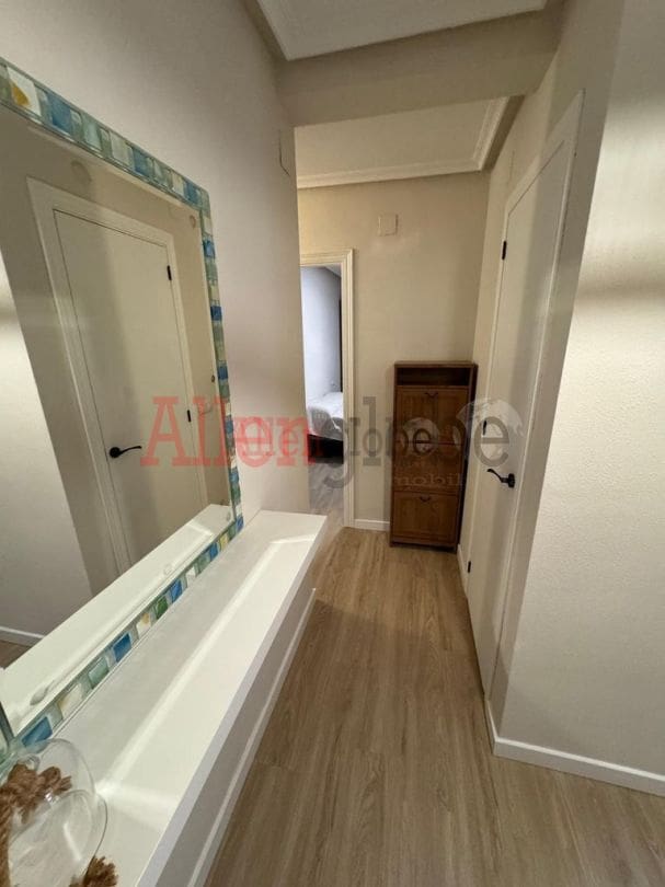 2 quarto Apartamento para arrendar em Oviedo - 740 € (Ref: 9807201)