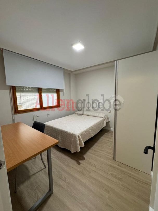 2 quarto Apartamento para arrendar em Oviedo - 740 € (Ref: 9807201)
