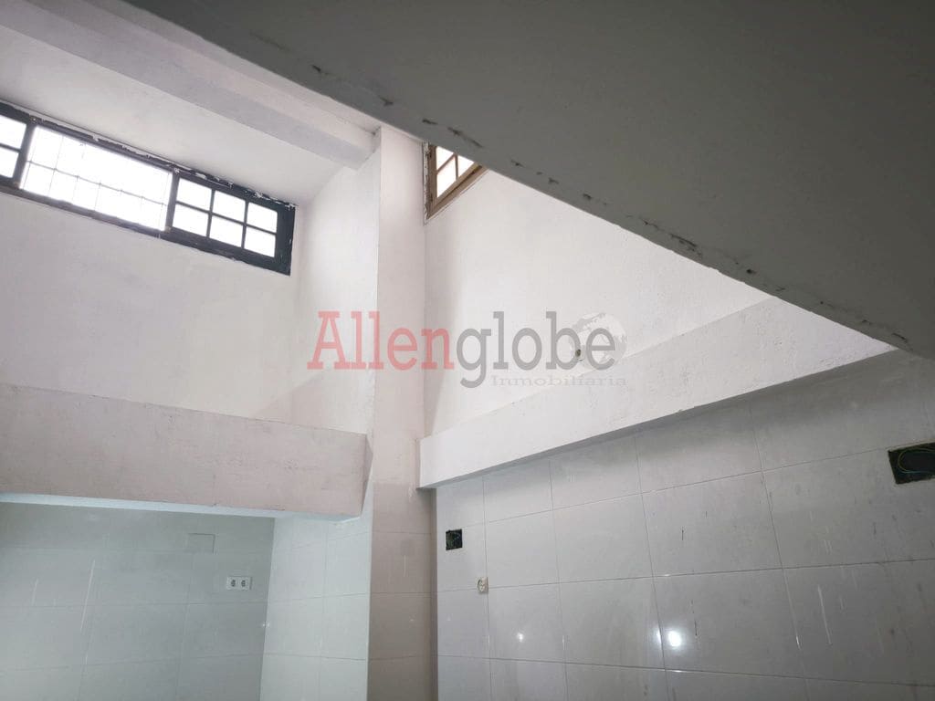 Gewerbe zu verkaufen in Oviedo - 345.000 € (Ref: 9821839)