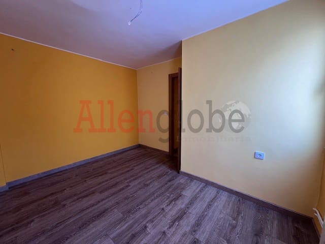 1 bedroom Apartment for sale in Oviedo - € 115,000 (Ref: 9909853)