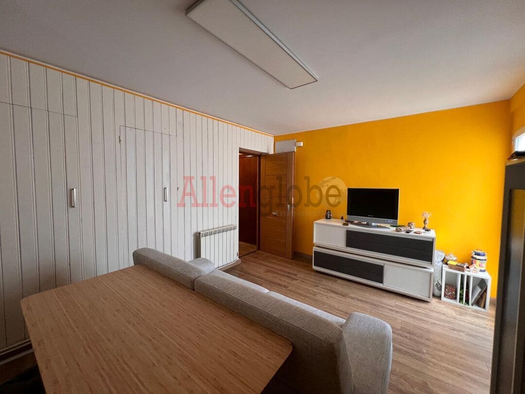 1 bedroom Apartment for sale in Oviedo - € 115,000 (Ref: 9909853)