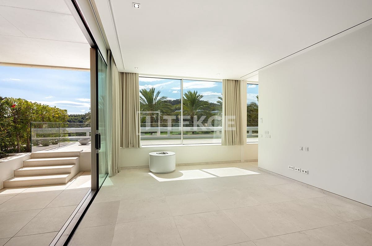 5 bedroom Villa for sale in Casares with pool - € 6,500,000 (Ref: 10000237)