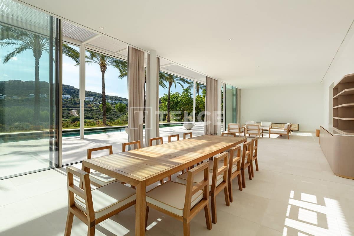 5 bedroom Villa for sale in Casares with pool - € 6,500,000 (Ref: 10000237)