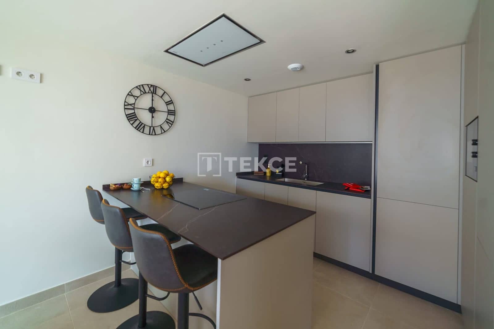 3 bedroom Villa for sale in Benalmadena with pool - € 700,000 (Ref: 10021845)