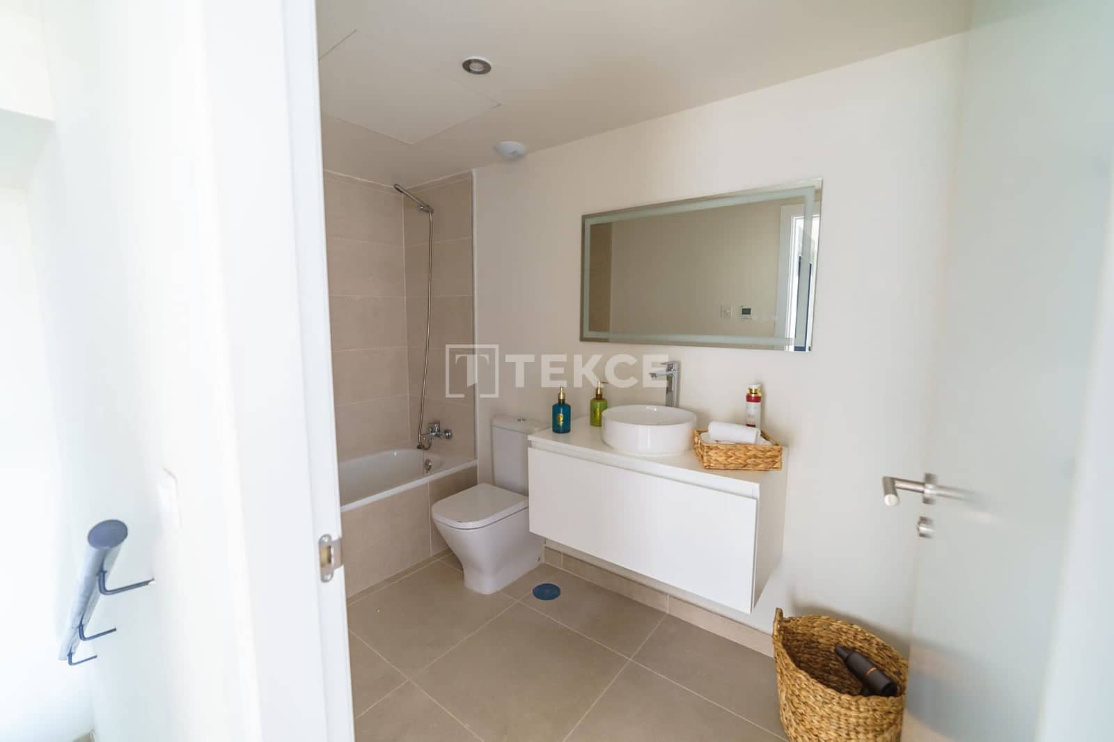 3 bedroom Villa for sale in Benalmadena with pool - € 700,000 (Ref: 10021845)
