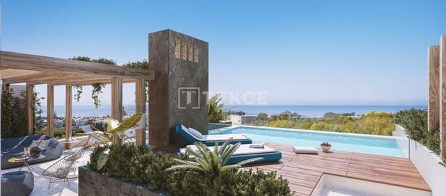Chalet de 4 habitaciones en Río Real, Marbella en venta con piscina - 4.950.000 € (Ref: 10024982)