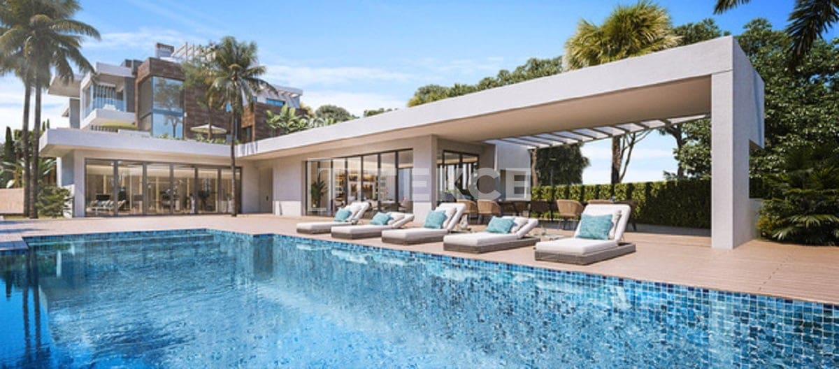 Chalet de 4 habitaciones en Río Real en venta con piscina - 4.950.000 € (Ref: 10024982)