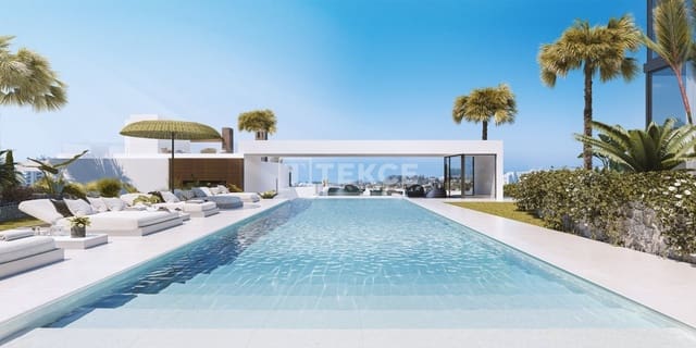 Chalet de 4 habitaciones en Río Real, Marbella en venta con piscina - 4.950.000 € (Ref: 10024982)