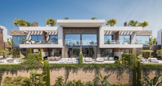 Chalet de 4 habitaciones en Río Real, Marbella en venta con piscina - 4.950.000 € (Ref: 10024982)
