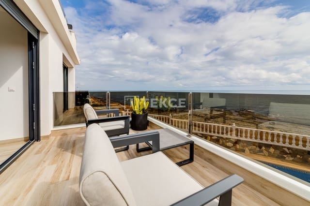 4 sypialnia Willa na sprzedaż w Torrevieja z basenem - 990 000 € (Ref: 10034791)