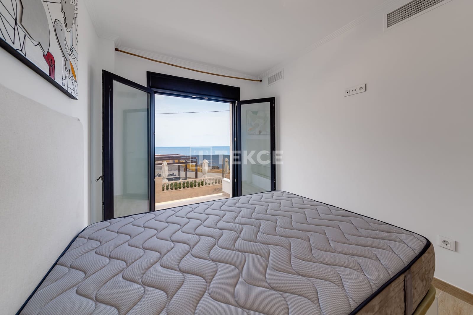 4 bedroom Villa for sale in Torrevieja with pool - € 990,000 (Ref: 10034791)