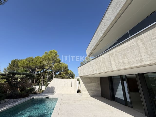 Chalet de 4 habitaciones en Altea en venta con piscina - 2.295.000 € (Ref: 10037782)