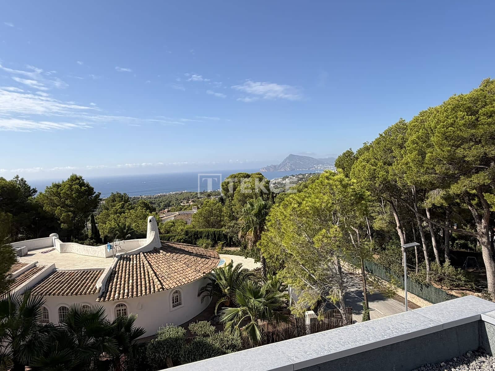 4 bedroom Villa for sale in Altea with pool - € 2,295,000 (Ref: 10037782)