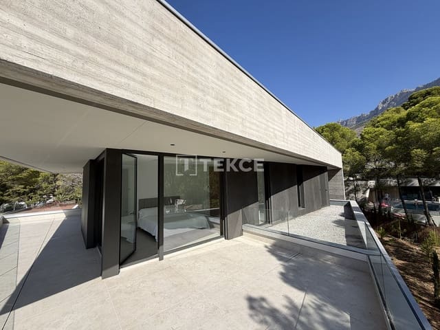 Chalet de 4 habitaciones en Altea en venta con piscina - 2.295.000 € (Ref: 10037782)