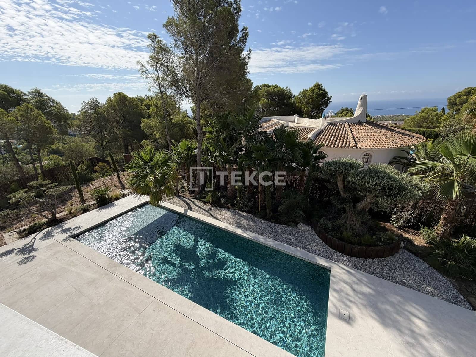 4 bedroom Villa for sale in Altea with pool - € 2,295,000 (Ref: 10037782)