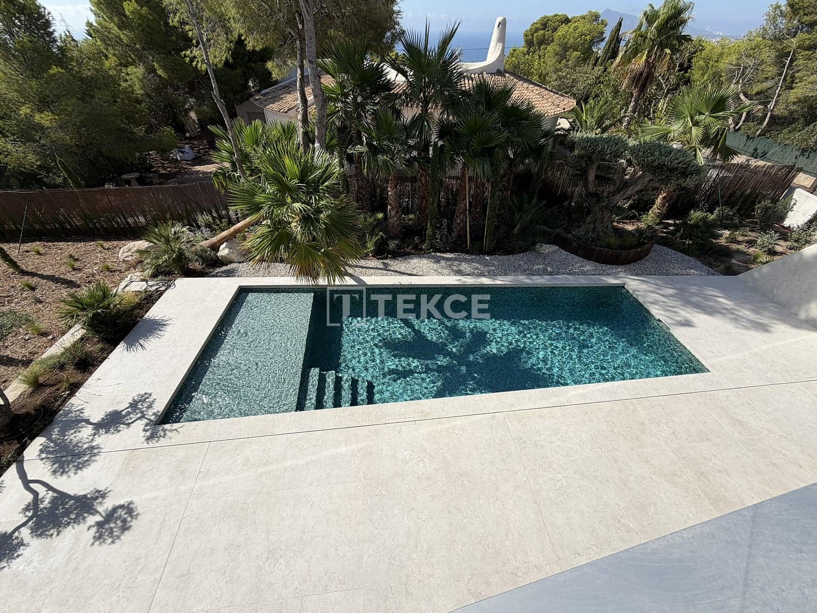 4 bedroom Villa for sale in Altea with pool - € 2,295,000 (Ref: 10037782)