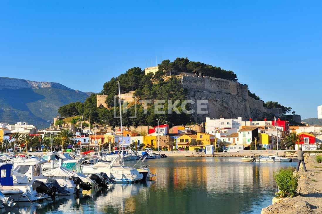 2 slaapkamer Flat te koop in Denia met zwembad - € 499.000 (Ref: 10042327)
