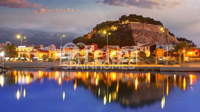 2 slaapkamer Flat te koop in Denia met zwembad - € 499.000 (Ref: 10042327)