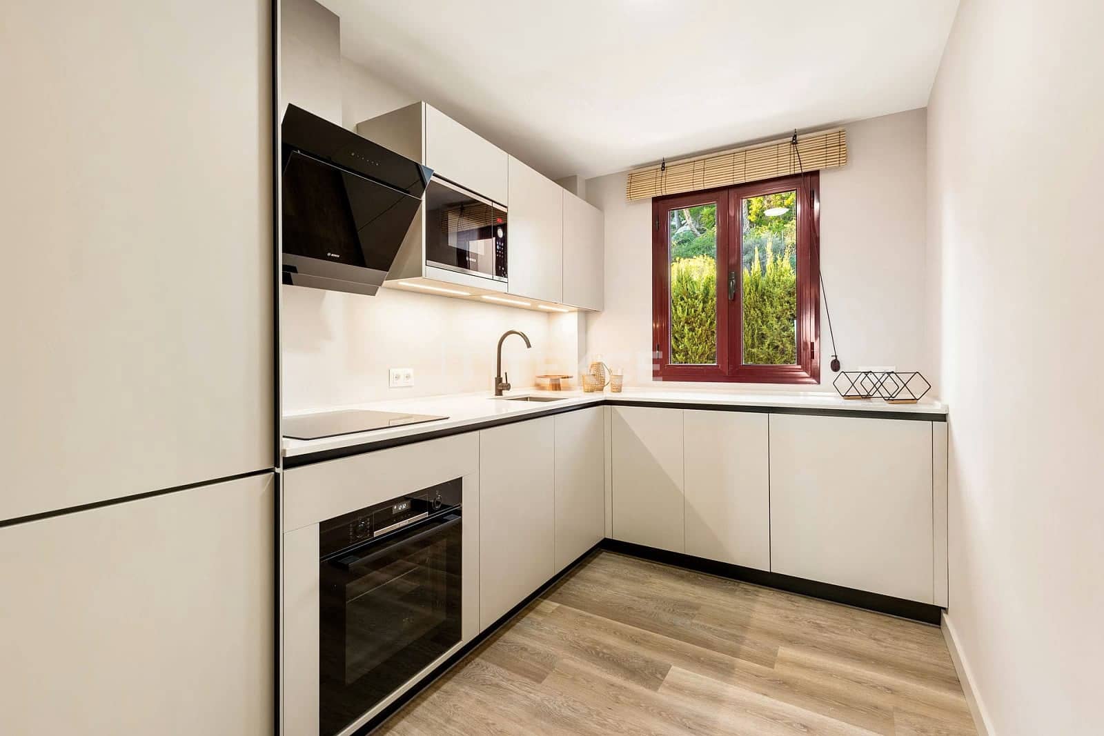 1 soverom Leilighet til salgs i Benahavis med svømmebasseng - € 242 000 (Ref: 10085387)